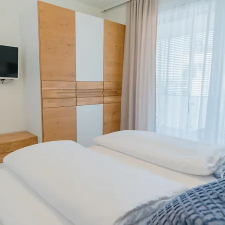 Appartement Familienapartment Papagei Mit Seezugang In Poertschach Pörtschach am Wörthersee